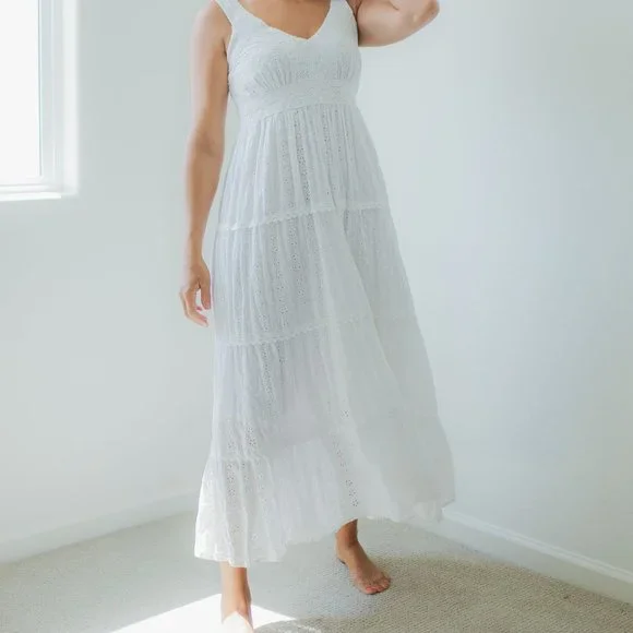 MAGIC WHITE 100% COTTON CROCHET & EYELET FLOWY SLEEVELESS V-NECK MAXI DRESS M - Picture 2 of 9